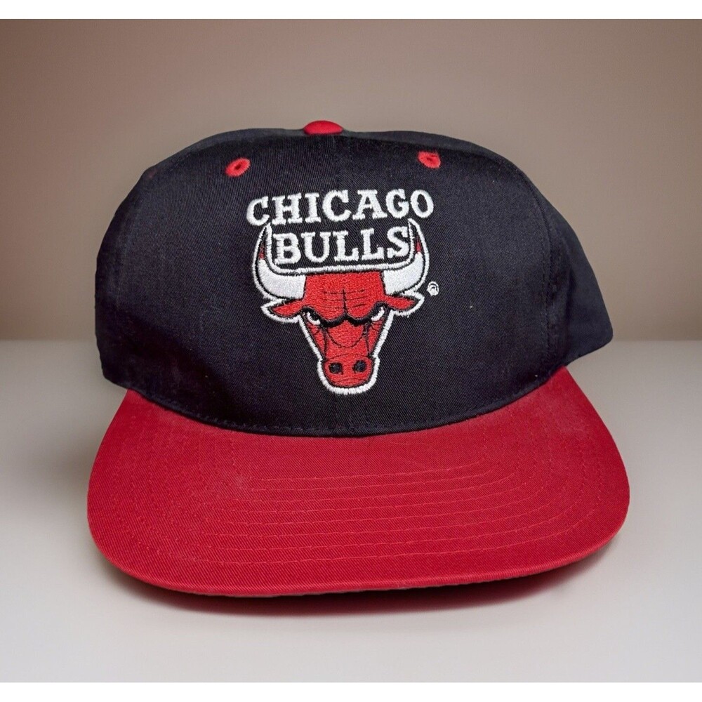 Chicago Bulls Hat Vintage 90’s NBA Logo 7 Snapback Cap Men’s One Size Fits Most
